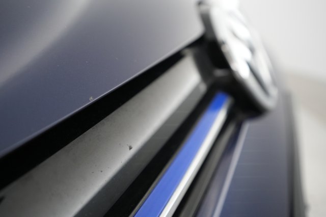 2019 Volkswagen e-Golf — photo 22 of 40