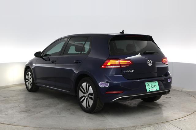 2019 Volkswagen e-Golf — photo 9 of 40