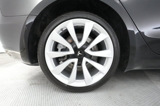 2020 Tesla Model 3 — photo 14 of 25