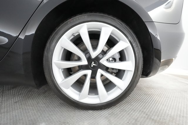 2020 Tesla Model 3 — photo 12 of 25