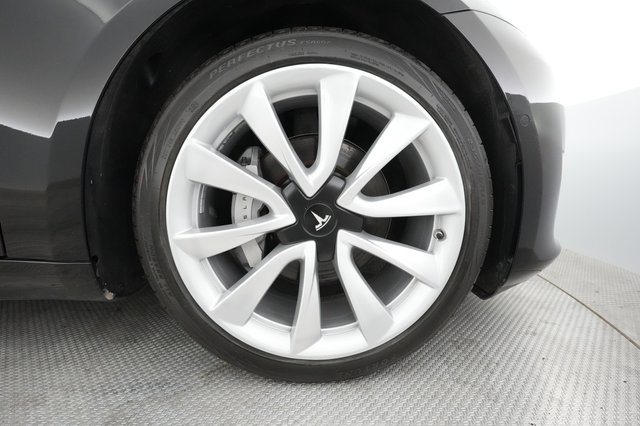 2020 Tesla Model 3 — photo 13 of 25