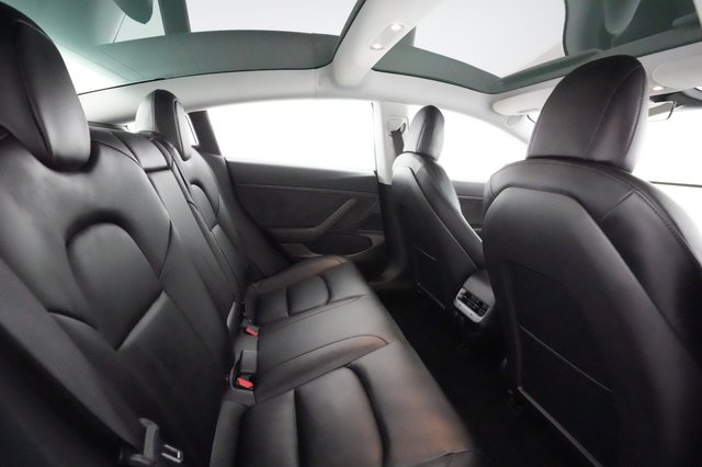 2020 Tesla Model 3 — photo 17 of 25