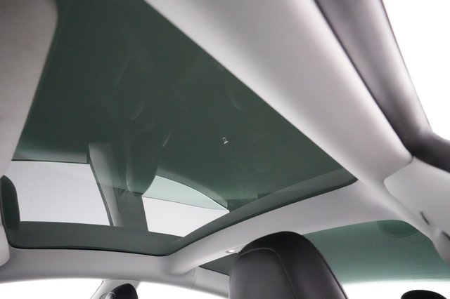 2020 Tesla Model 3 — photo 18 of 25