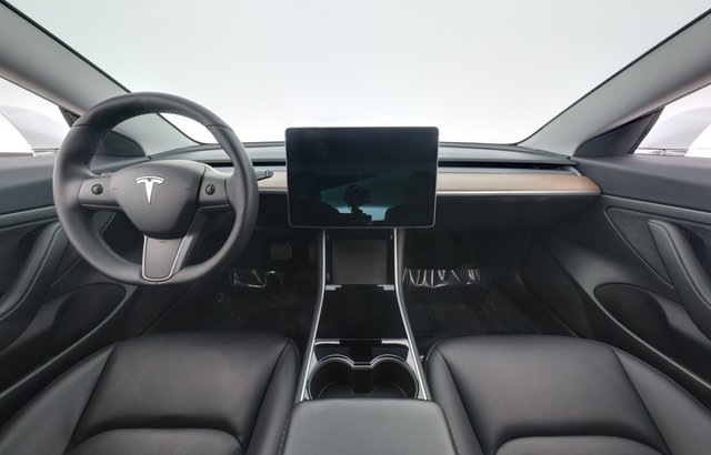 2020 Tesla Model 3 — photo 10 of 11