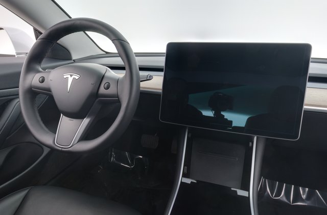 2020 Tesla Model 3 — photo 11 of 11