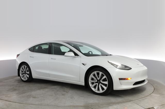 2020 Tesla Model 3 — photo 4 of 11