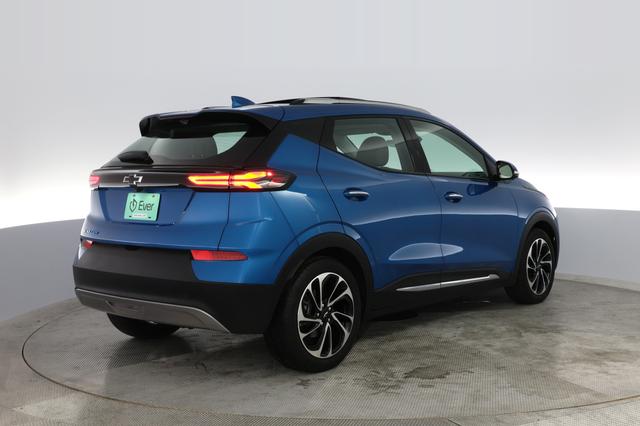 2022 Chevrolet Bolt EUV — photo 2 of 27