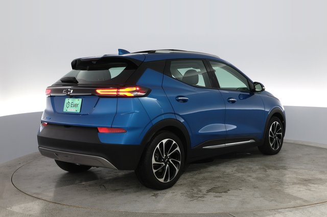 2022 Chevrolet Bolt EUV — photo 2 of 27