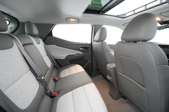 2022 Chevrolet Bolt EUV — photo 4 of 27
