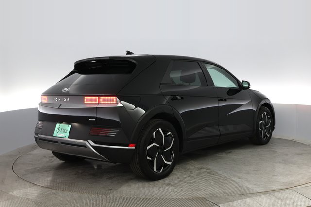 2023 Hyundai IONIQ 5 — photo 2 of 21