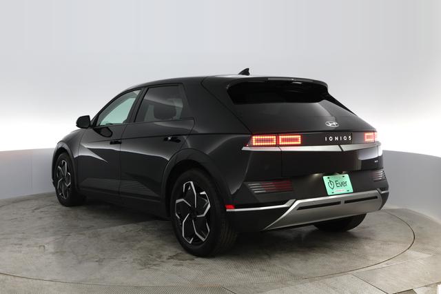 2023 Hyundai IONIQ 5 — photo 9 of 21