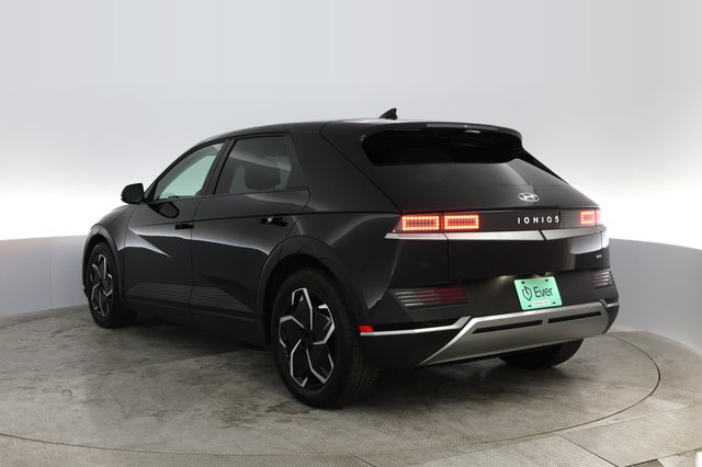 2023 Hyundai IONIQ 5 — photo 9 of 21
