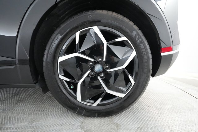 2023 Hyundai IONIQ 5 — photo 15 of 21