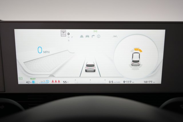 2023 Hyundai IONIQ 5 — photo 5 of 21