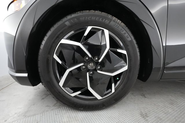 2023 Hyundai IONIQ 5 — photo 7 of 21