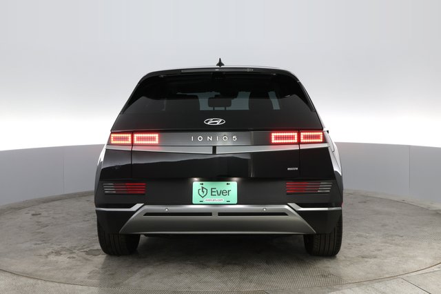 2023 Hyundai IONIQ 5 — photo 14 of 21