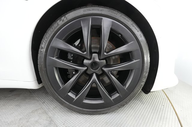 2022 Tesla Model S — photo 17 of 76
