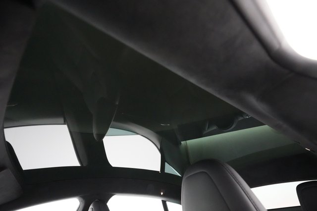 2022 Tesla Model S — photo 25 of 76