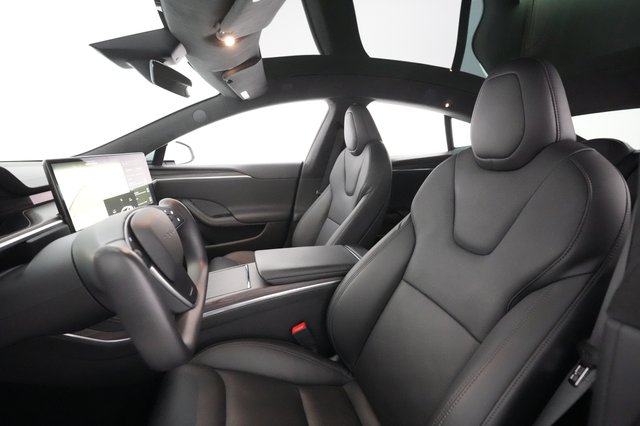 2022 Tesla Model S — photo 19 of 76