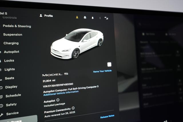 2022 Tesla Model S — photo 4 of 76