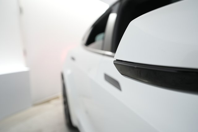 2022 Tesla Model S — photo 56 of 76