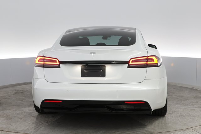 2022 Tesla Model S — photo 10 of 76
