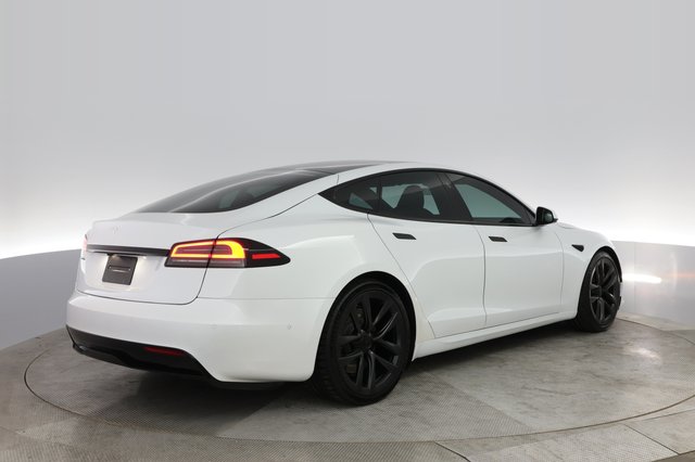 2022 Tesla Model S — photo 2 of 76