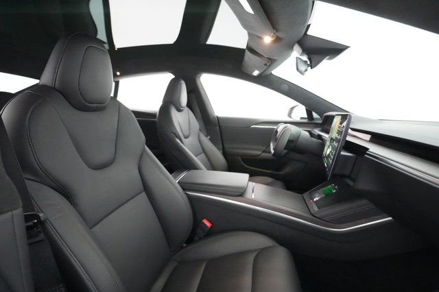 2022 Tesla Model S — photo 21 of 76