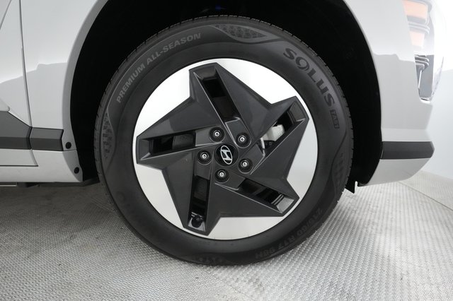 2024 Hyundai Kona — photo 13 of 29