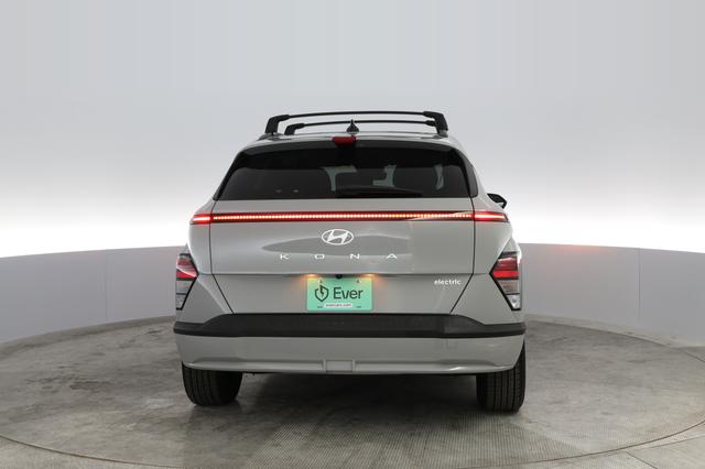 2024 Hyundai Kona — photo 8 of 29
