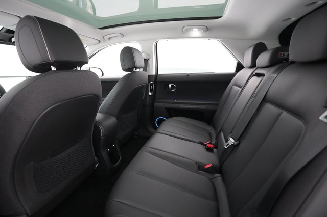 2024 Hyundai IONIQ 5 — photo 17 of 27