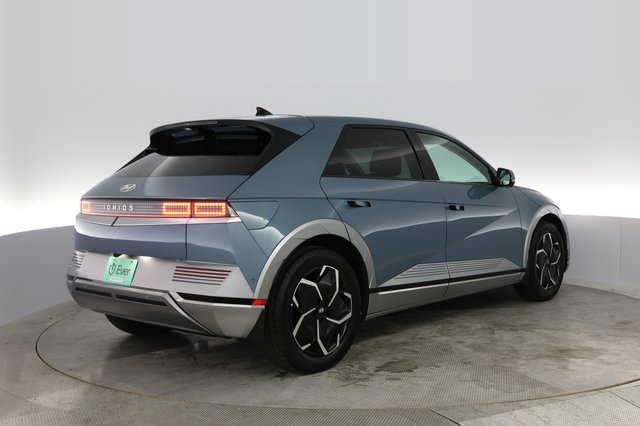 2024 Hyundai IONIQ 5 — photo 2 of 27