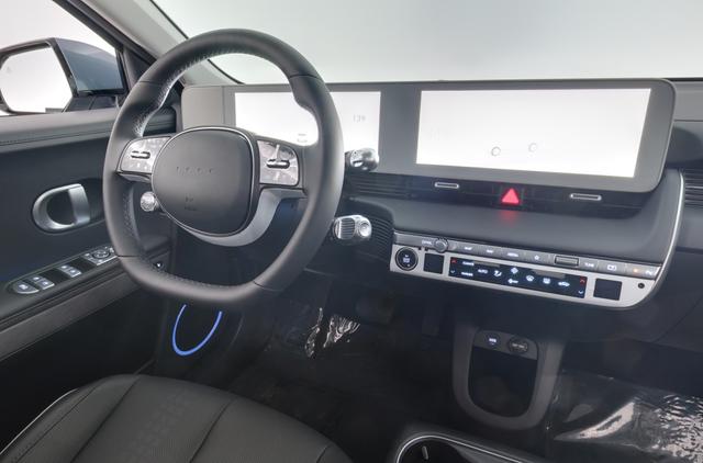 2024 Hyundai IONIQ 5 — photo 3 of 27