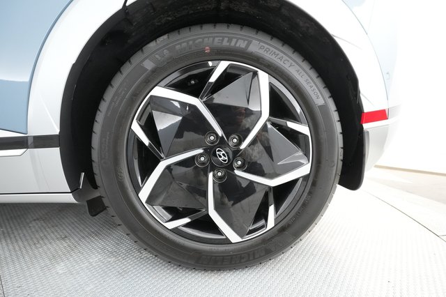 2024 Hyundai IONIQ 5 — photo 13 of 27