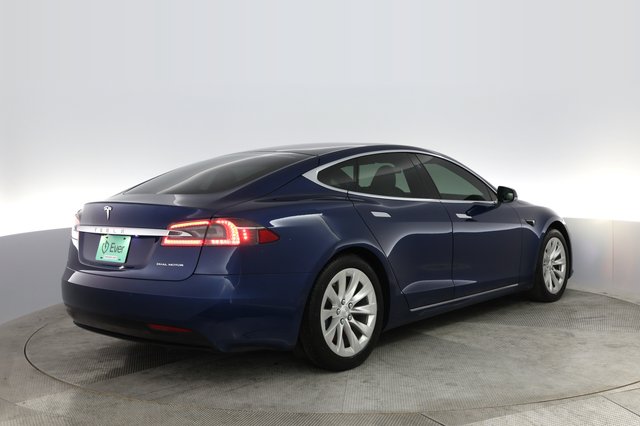 2020 Tesla Model S — photo 2 of 65