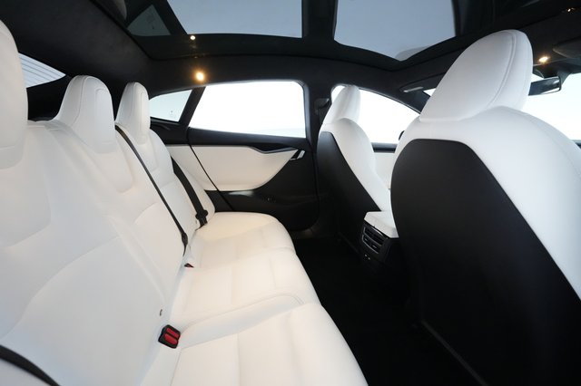 2020 Tesla Model S — photo 3 of 65