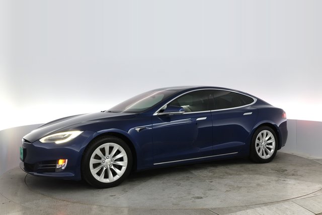 2020 Tesla Model S — photo 10 of 65