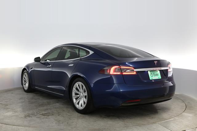 2020 Tesla Model S — photo 9 of 65