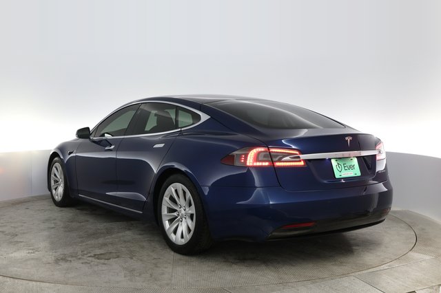 2020 Tesla Model S — photo 9 of 65