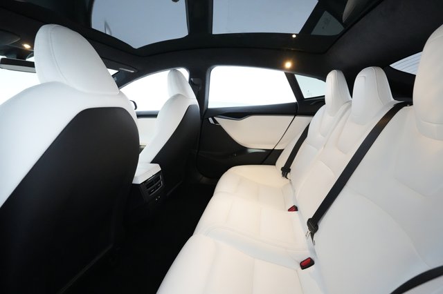 2020 Tesla Model S — photo 16 of 65