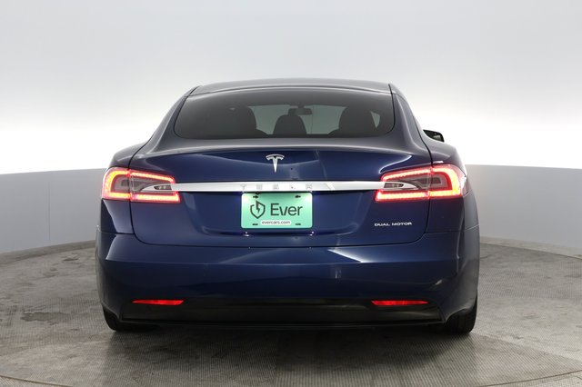 2020 Tesla Model S — photo 8 of 65