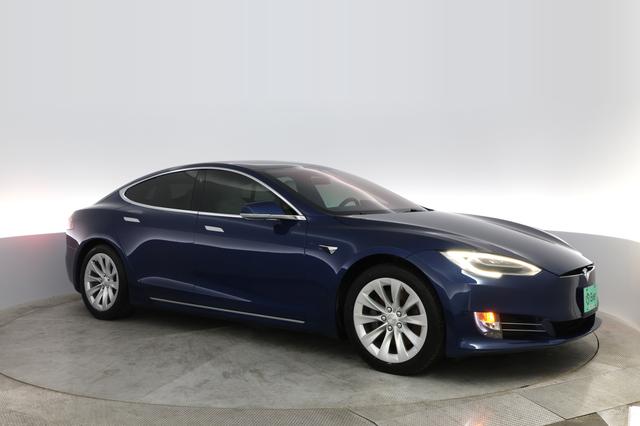 2020 Tesla Model S — photo 7 of 65