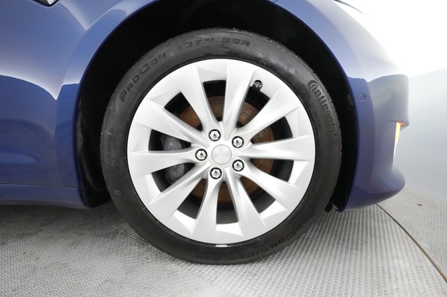 2020 Tesla Model S — photo 13 of 65