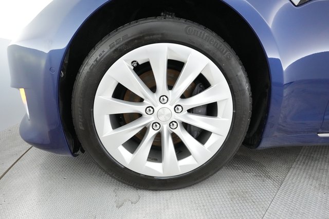 2020 Tesla Model S — photo 11 of 65