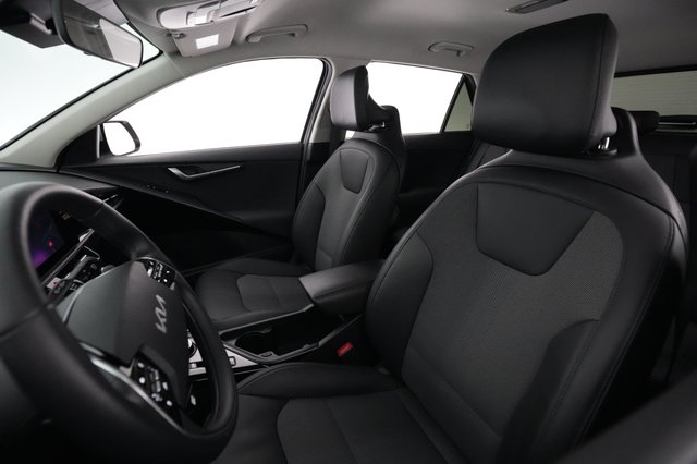 2023 Kia Niro EV — photo 3 of 24