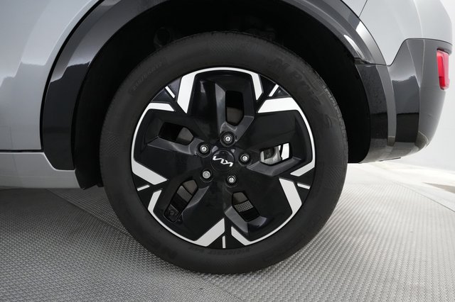 2023 Kia Niro EV — photo 16 of 24