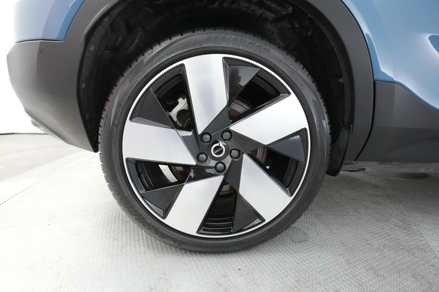 2023 Volvo C40 Recharge — photo 14 of 35