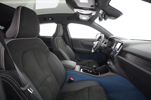 2023 Volvo C40 Recharge — photo 17 of 35