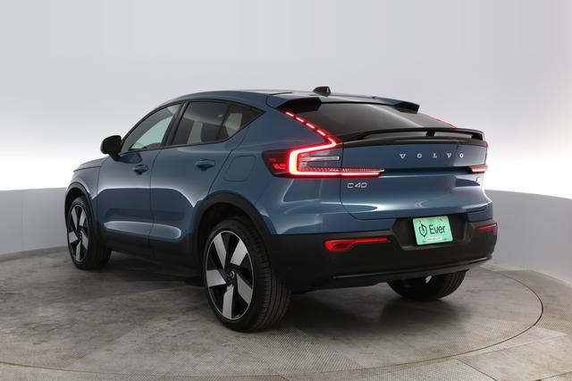 2023 Volvo C40 Recharge — photo 9 of 35