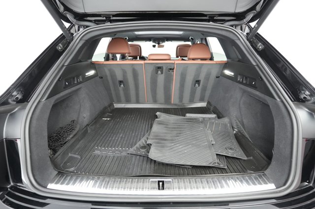 2022 Audi e-tron — photo 6 of 25